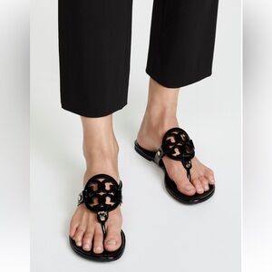 Tory Burch women 
Miller Patent Leather Thong Sandals black  SZ  10 preowned